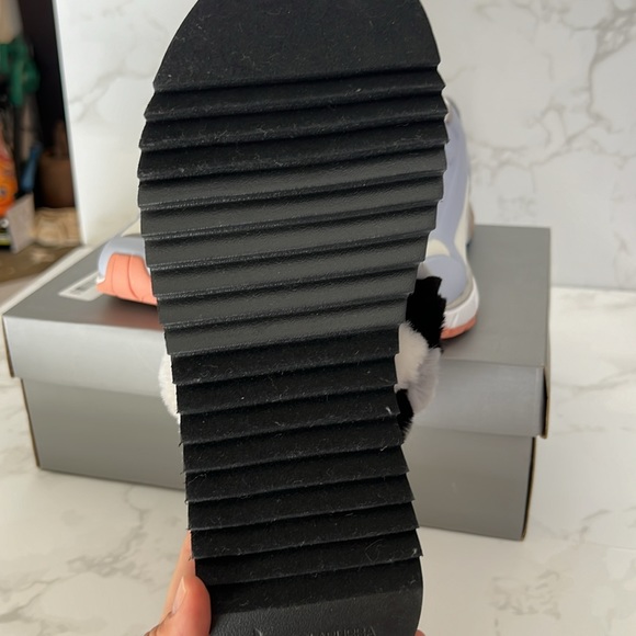 Koolaburra by UGG Women's Ya-Baby Slide Sandal - Picture 7 of 7